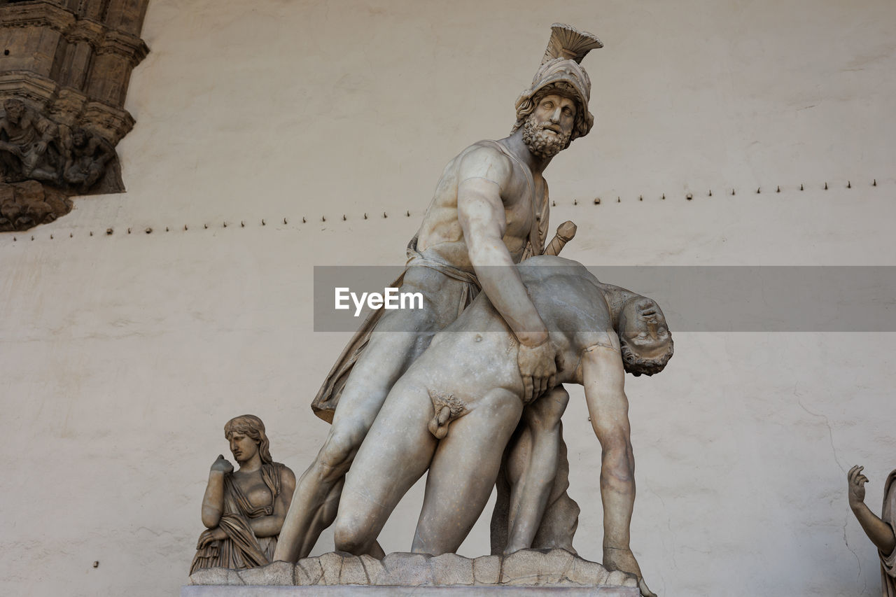 Aiace holding up the body of achilles in piazza della signoria in florence, italy.