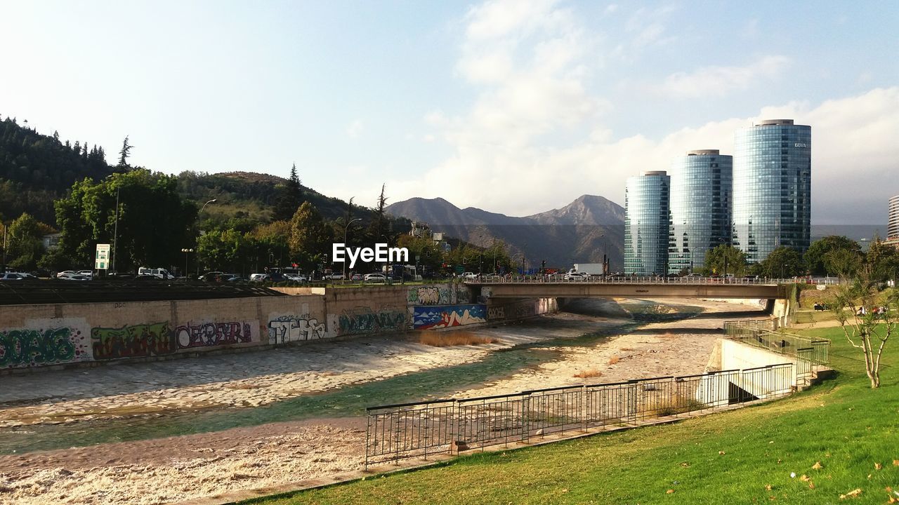 VIEW OF BRIDGE IN CITY