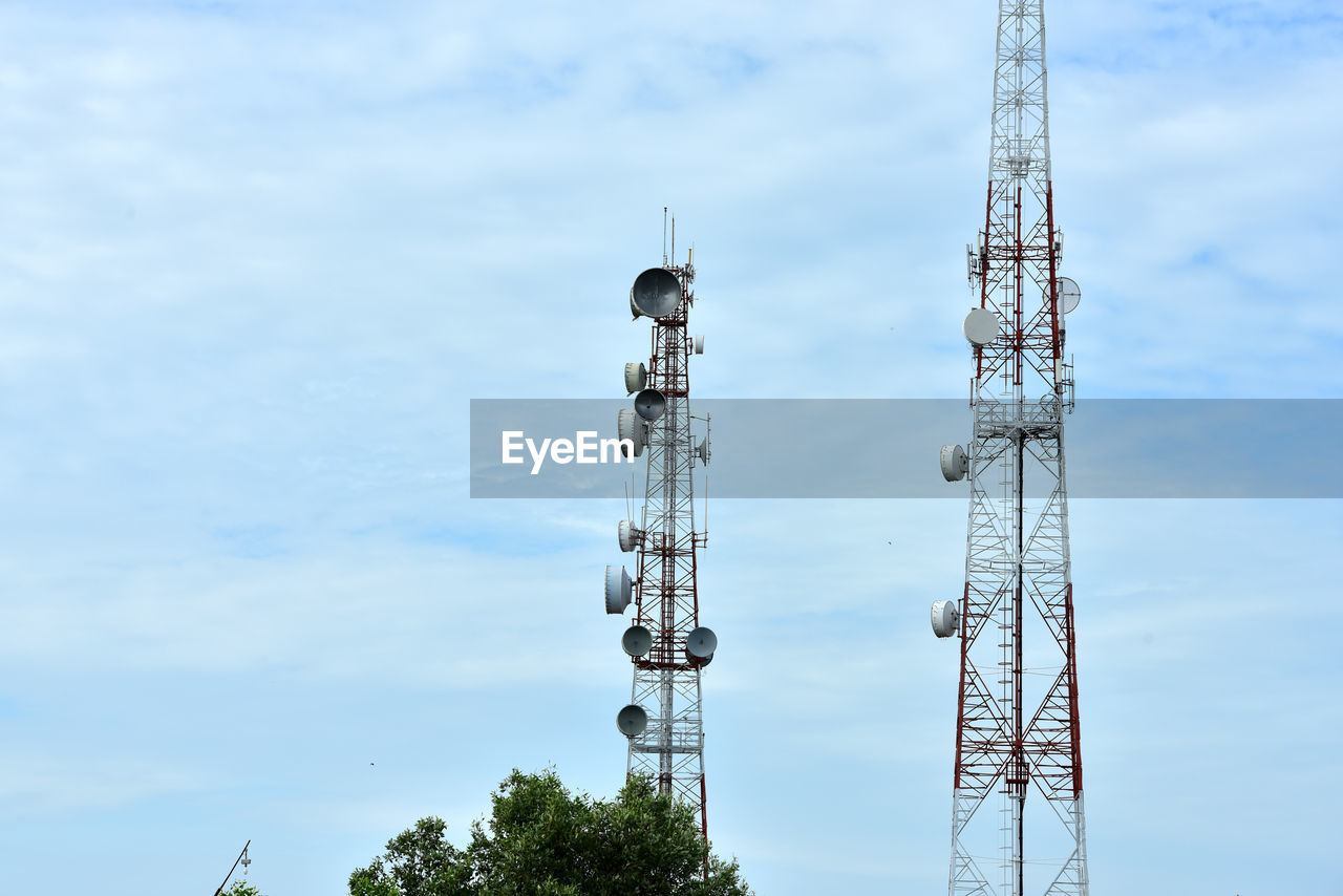 LOW ANGLE VIEW OF TOWER AGAINST SKY