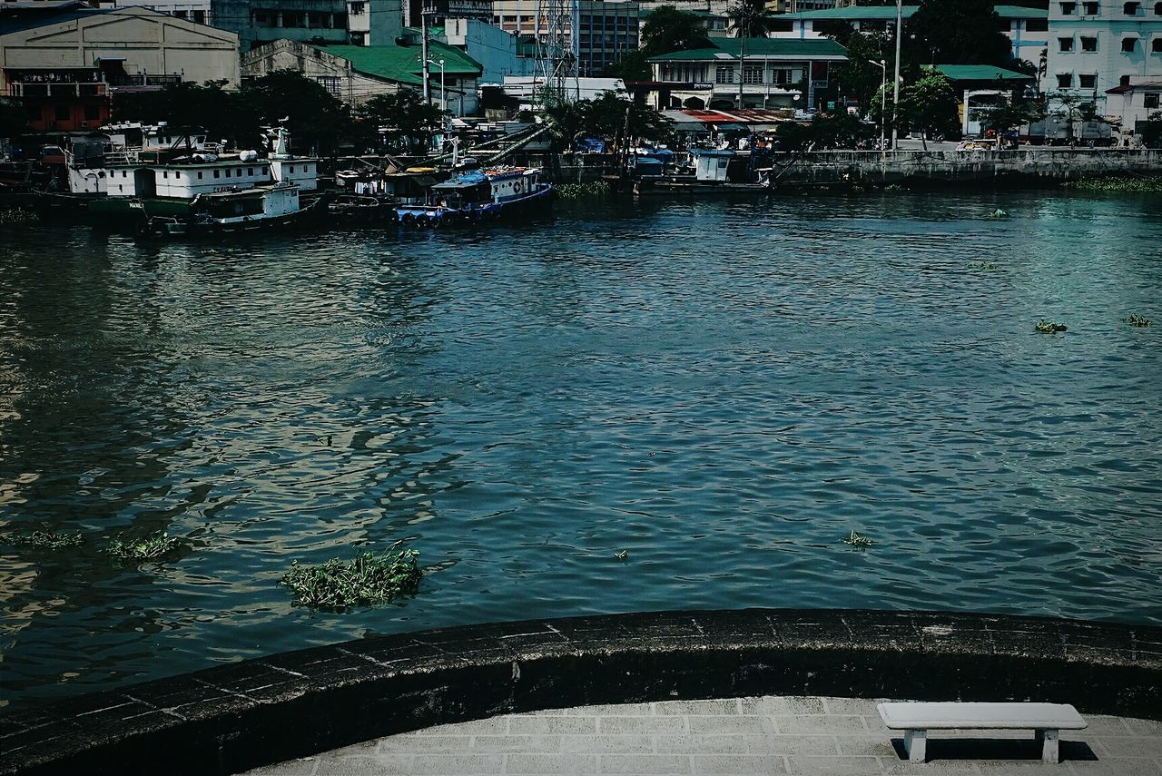 VIEW OF RIVER IN CITY