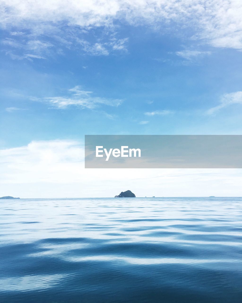 VIEW OF SEA AGAINST SKY