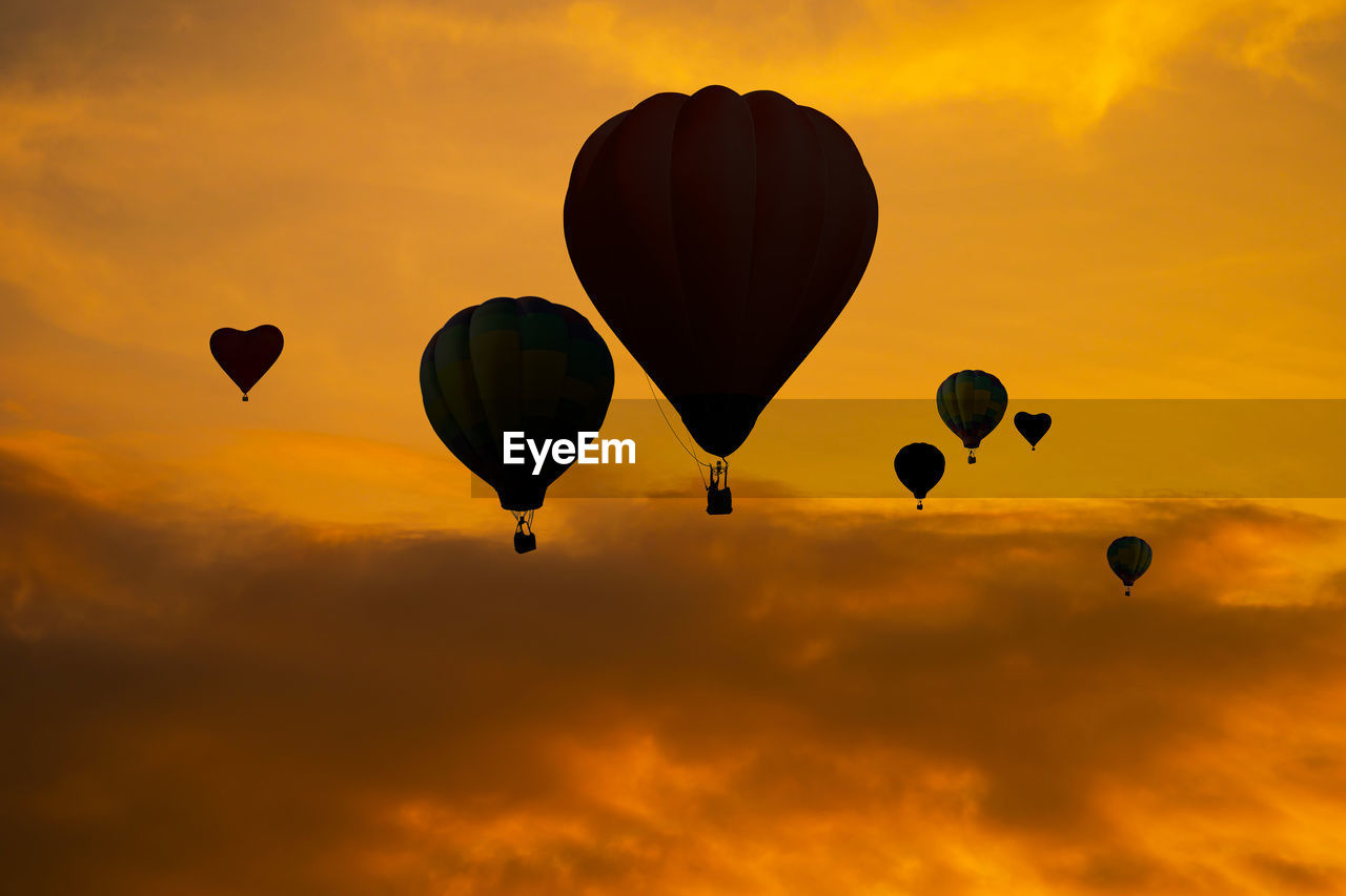 LOW ANGLE VIEW OF HOT AIR BALLOON AGAINST SKY