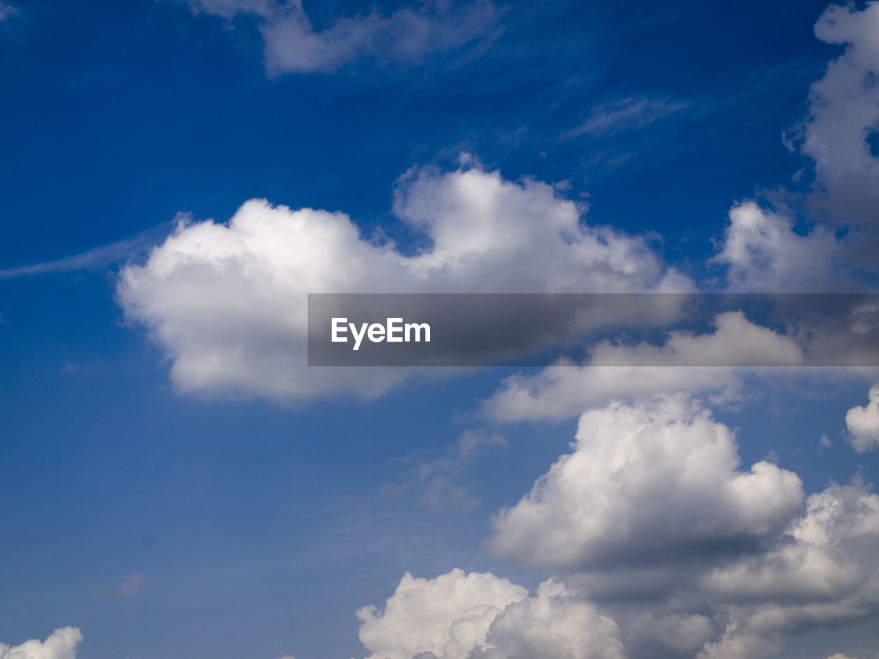 LOW ANGLE VIEW OF CLOUDY SKY