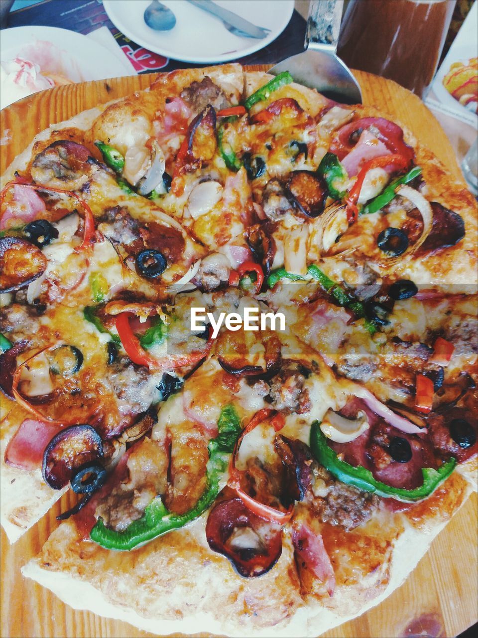 HIGH ANGLE VIEW OF FOOD SERVED ON PLATE