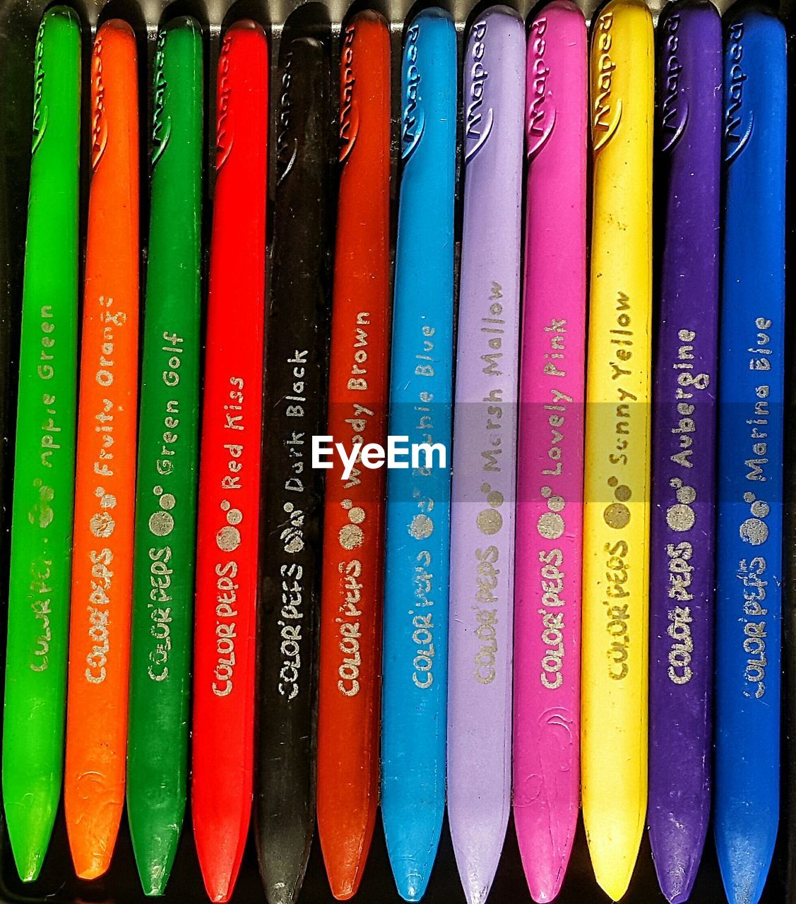 FULL FRAME SHOT OF MULTI COLORED PENCILS