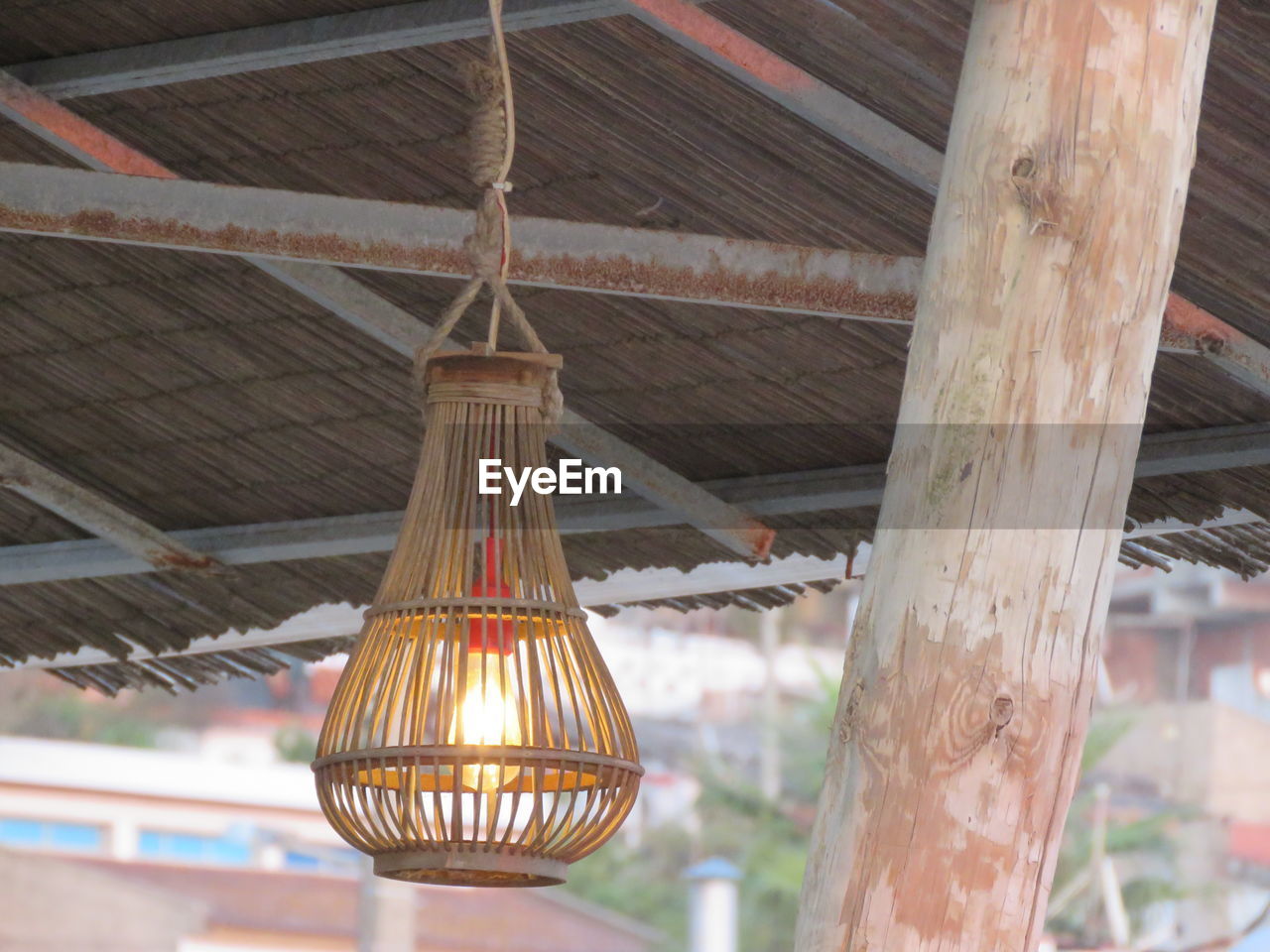 LOW ANGLE VIEW OF ILLUMINATED LIGHT BULB