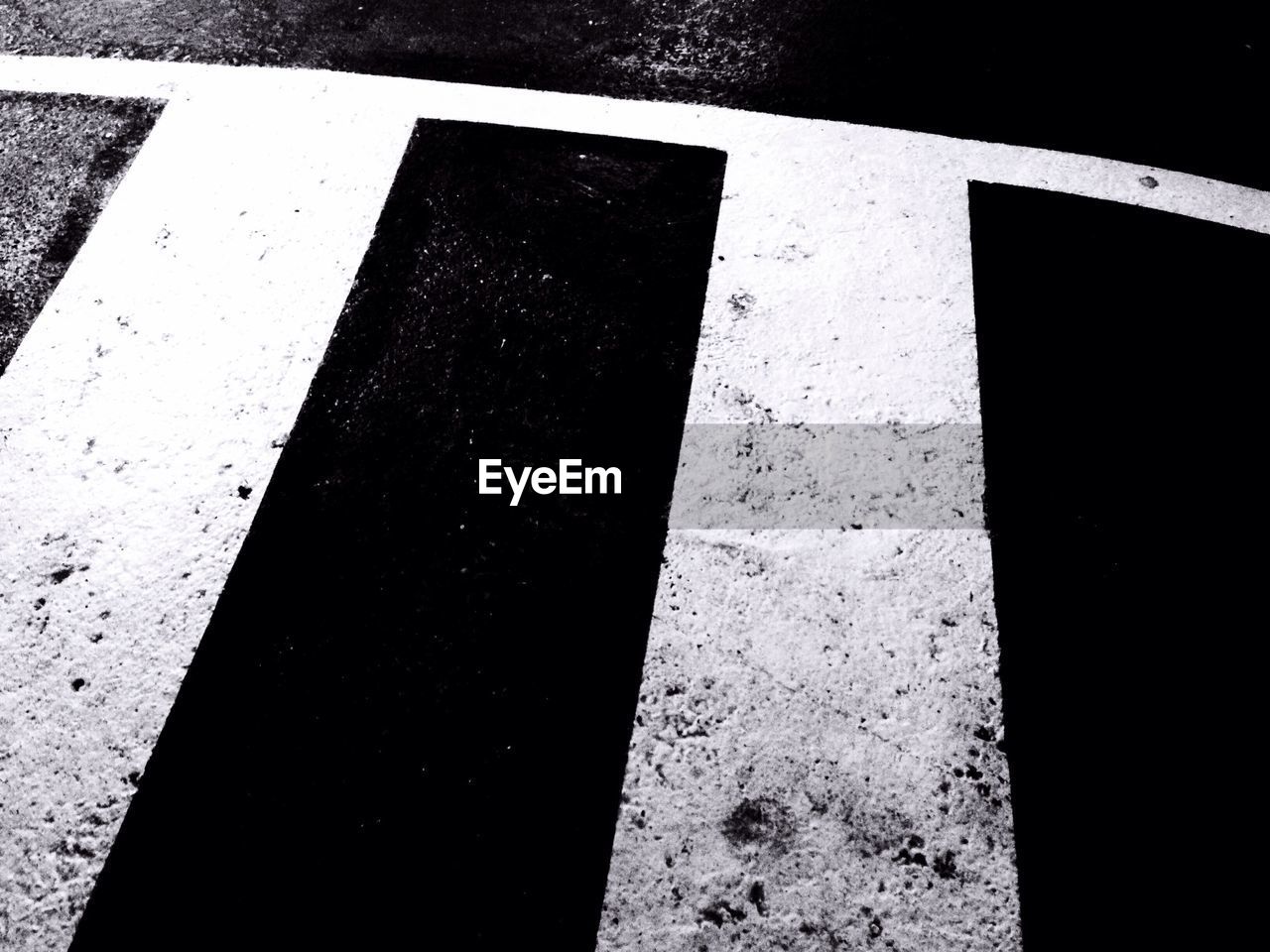 day, no people, outdoors, textured, close-up, road, line, marking