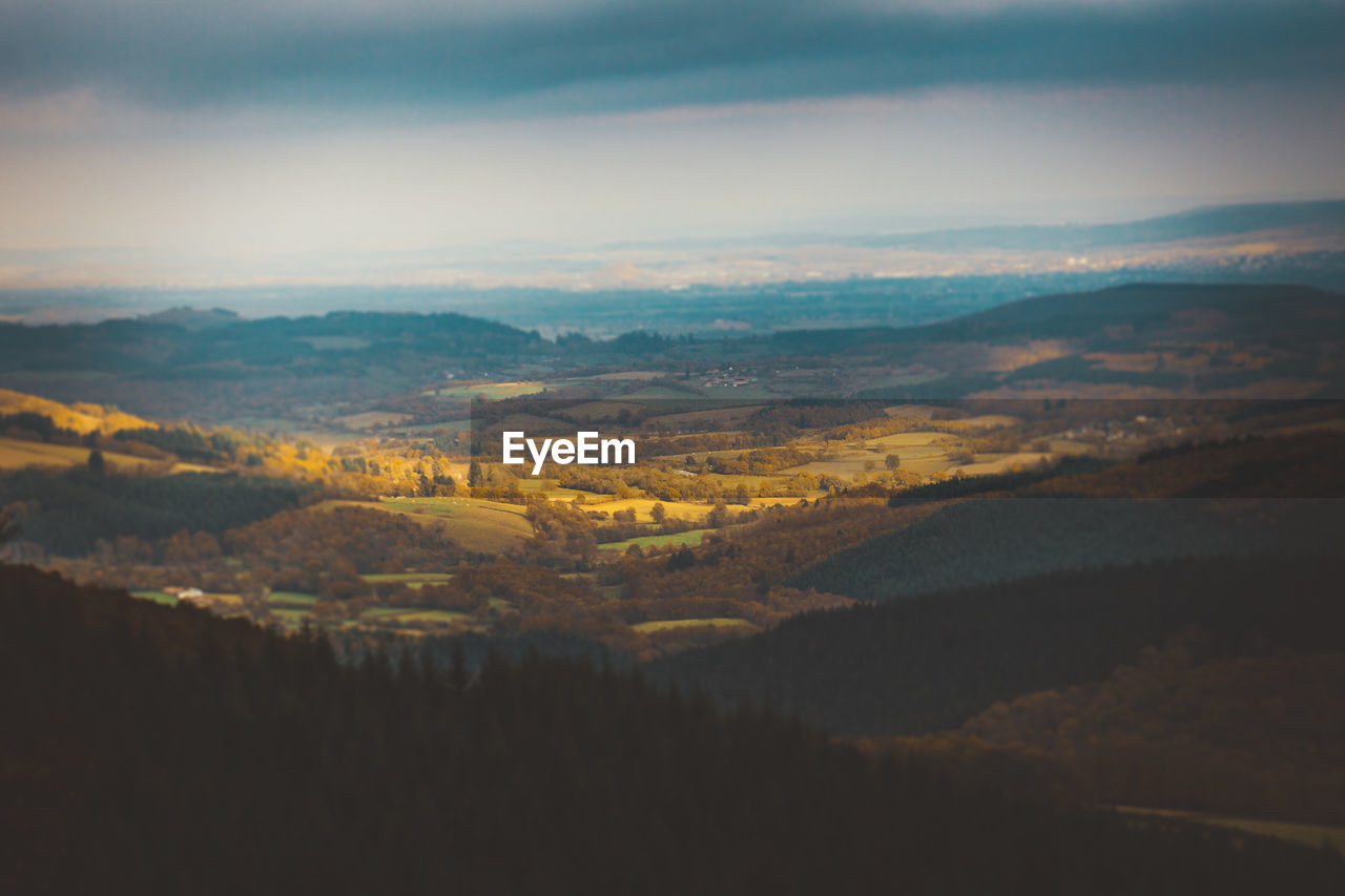 AERIAL VIEW OF LANDSCAPE AGAINST SKY