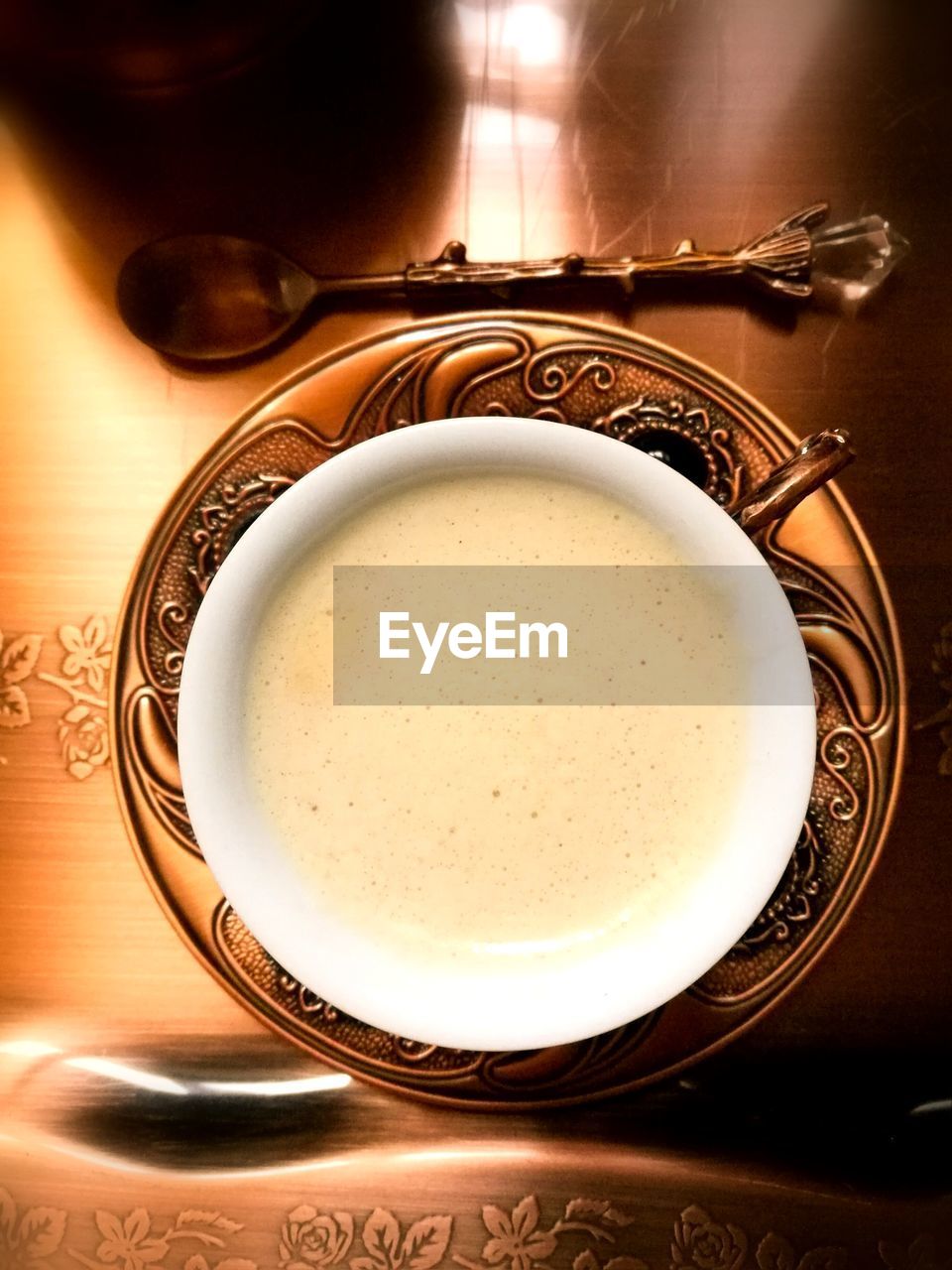 CLOSE-UP OF TEA SERVED ON TABLE