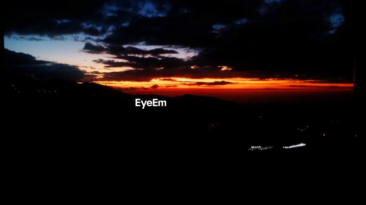 ILLUMINATED VIEW OF SKY AT NIGHT