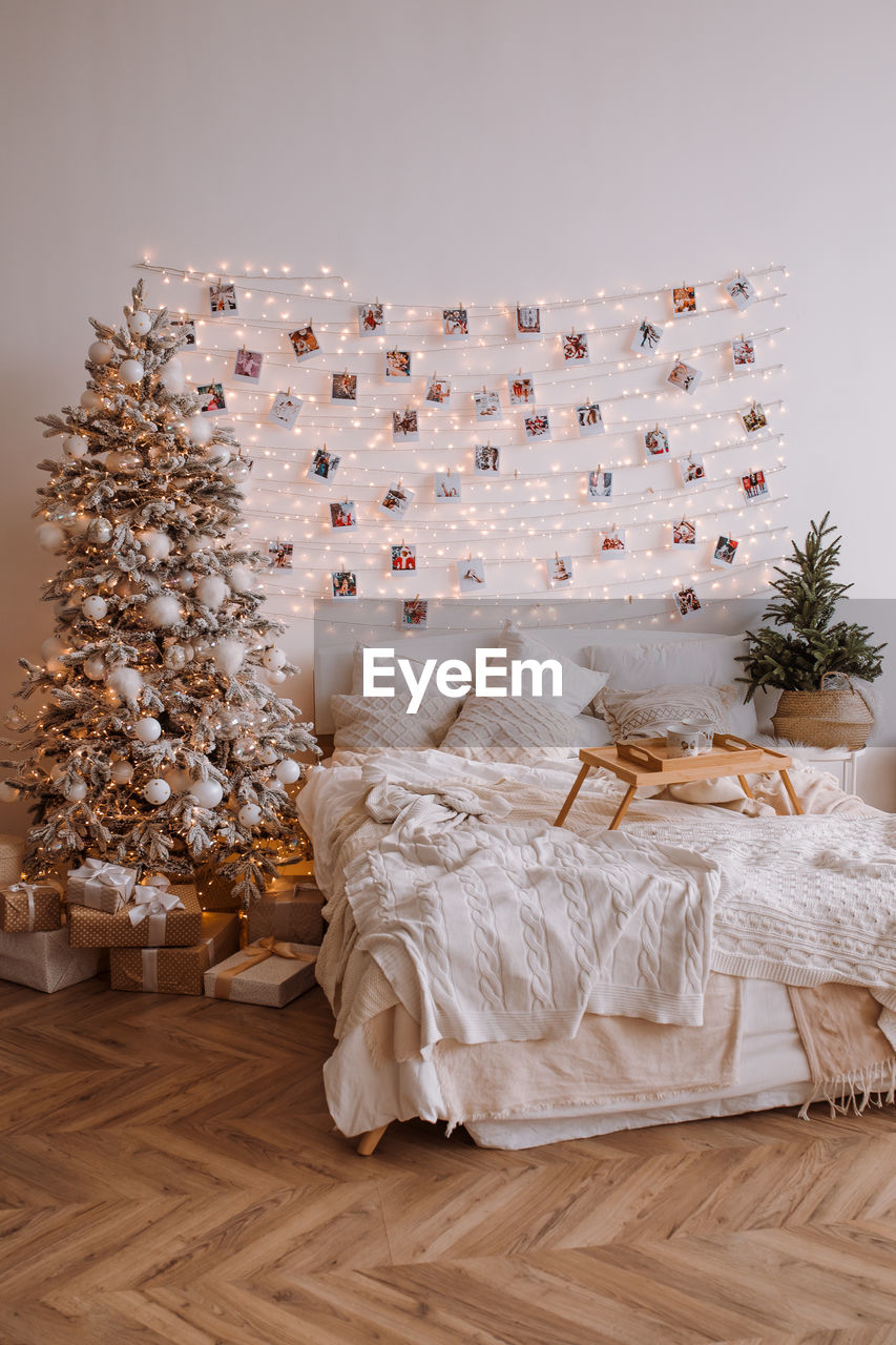 VIEW OF CHRISTMAS TREE ON FLOOR