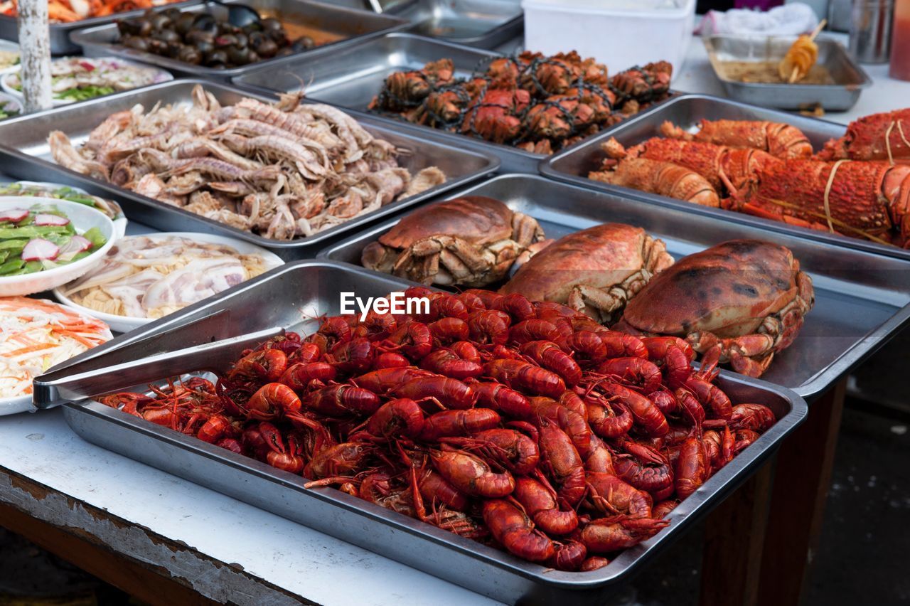 HIGH ANGLE VIEW OF VARIOUS FOOD