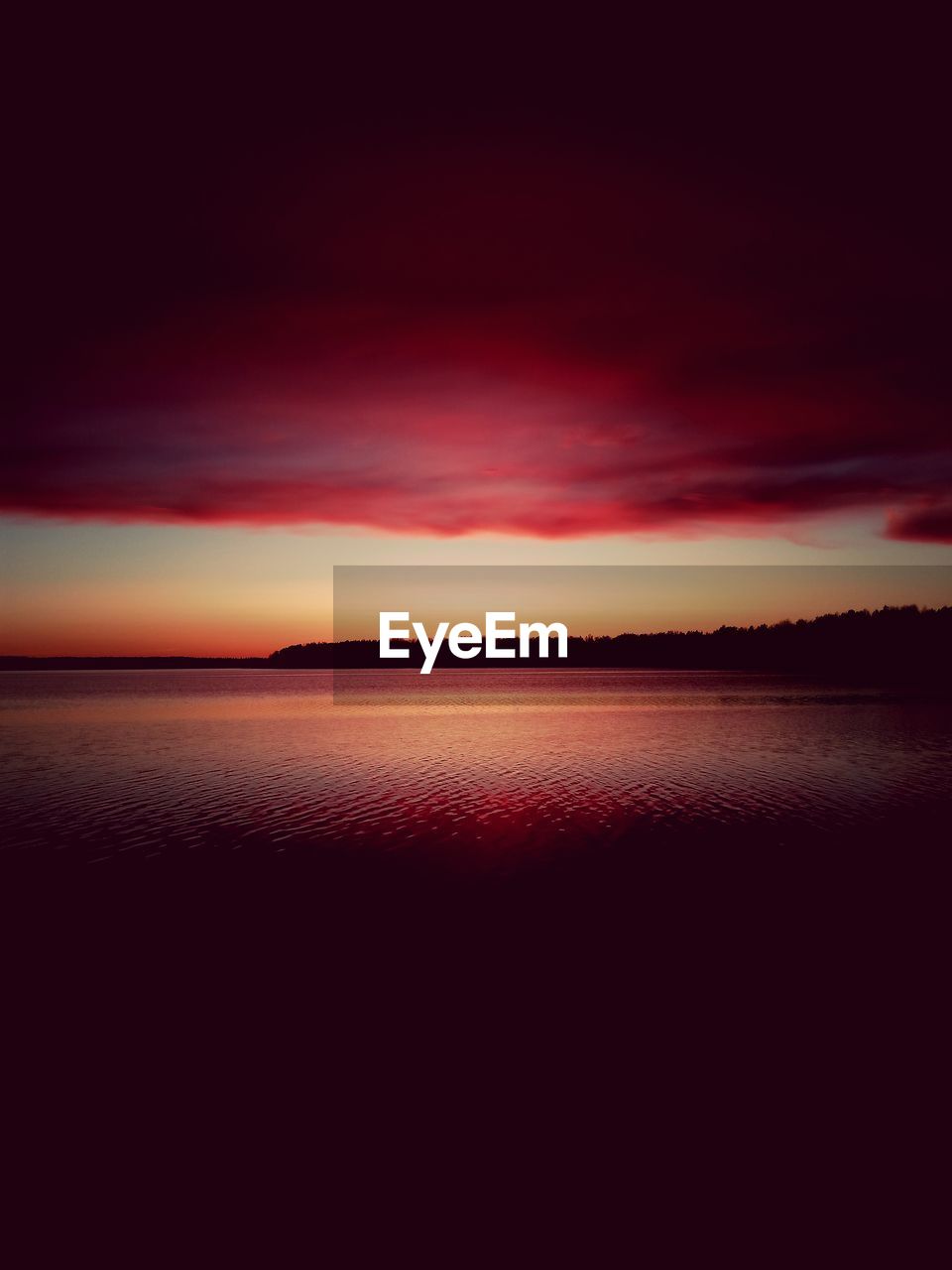 SCENIC VIEW OF SEA DURING SUNSET