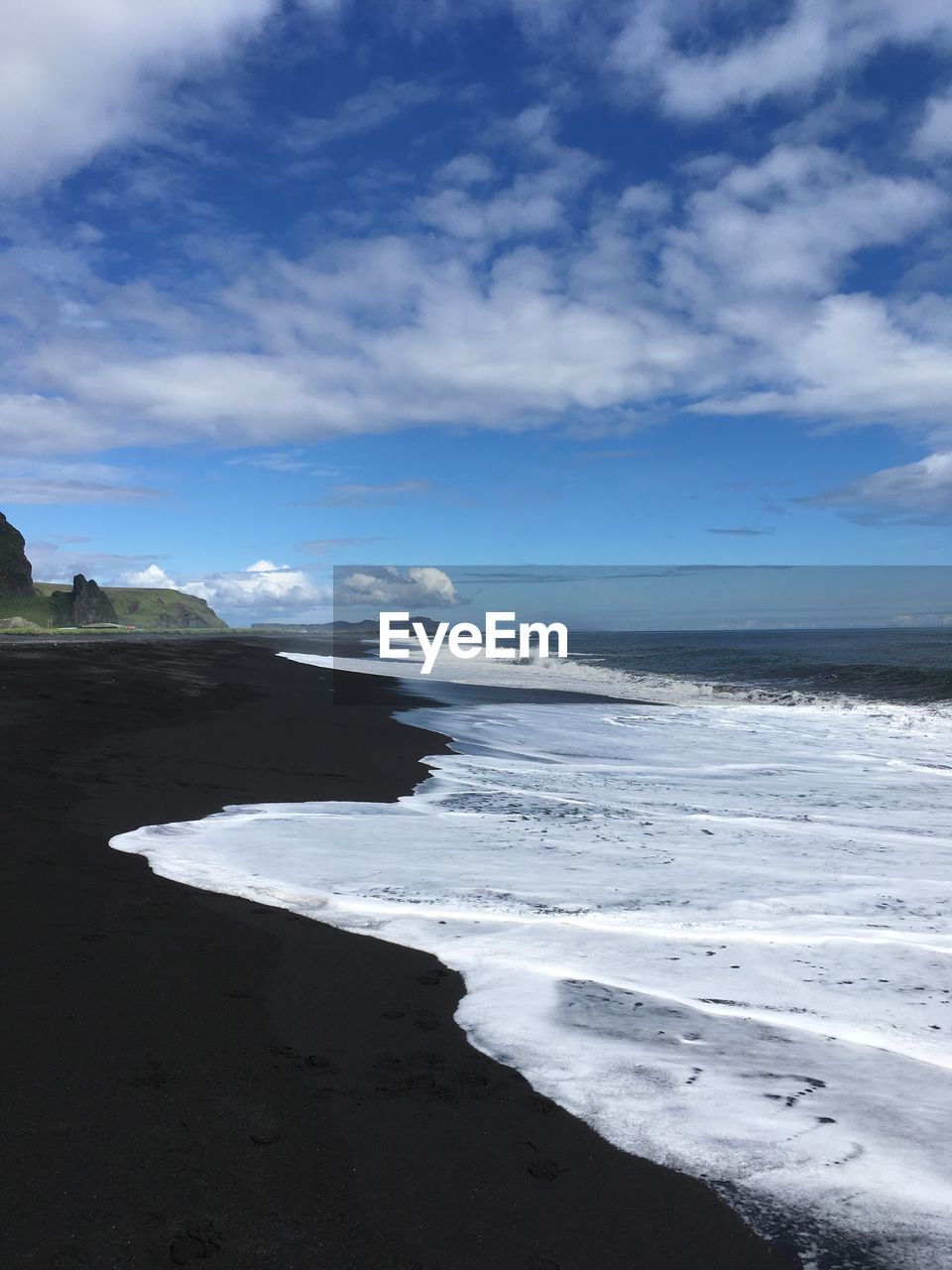 SCENIC VIEW OF BEACH