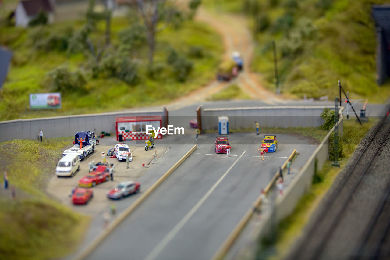 VIEW OF VEHICLES ON ROAD