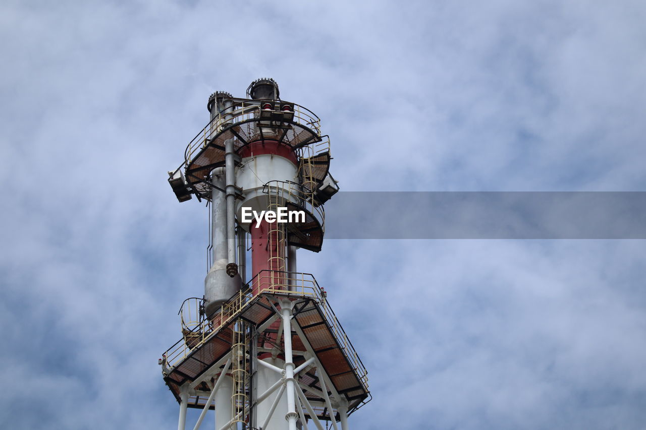 LOW ANGLE VIEW OF TOWER AGAINST SKY