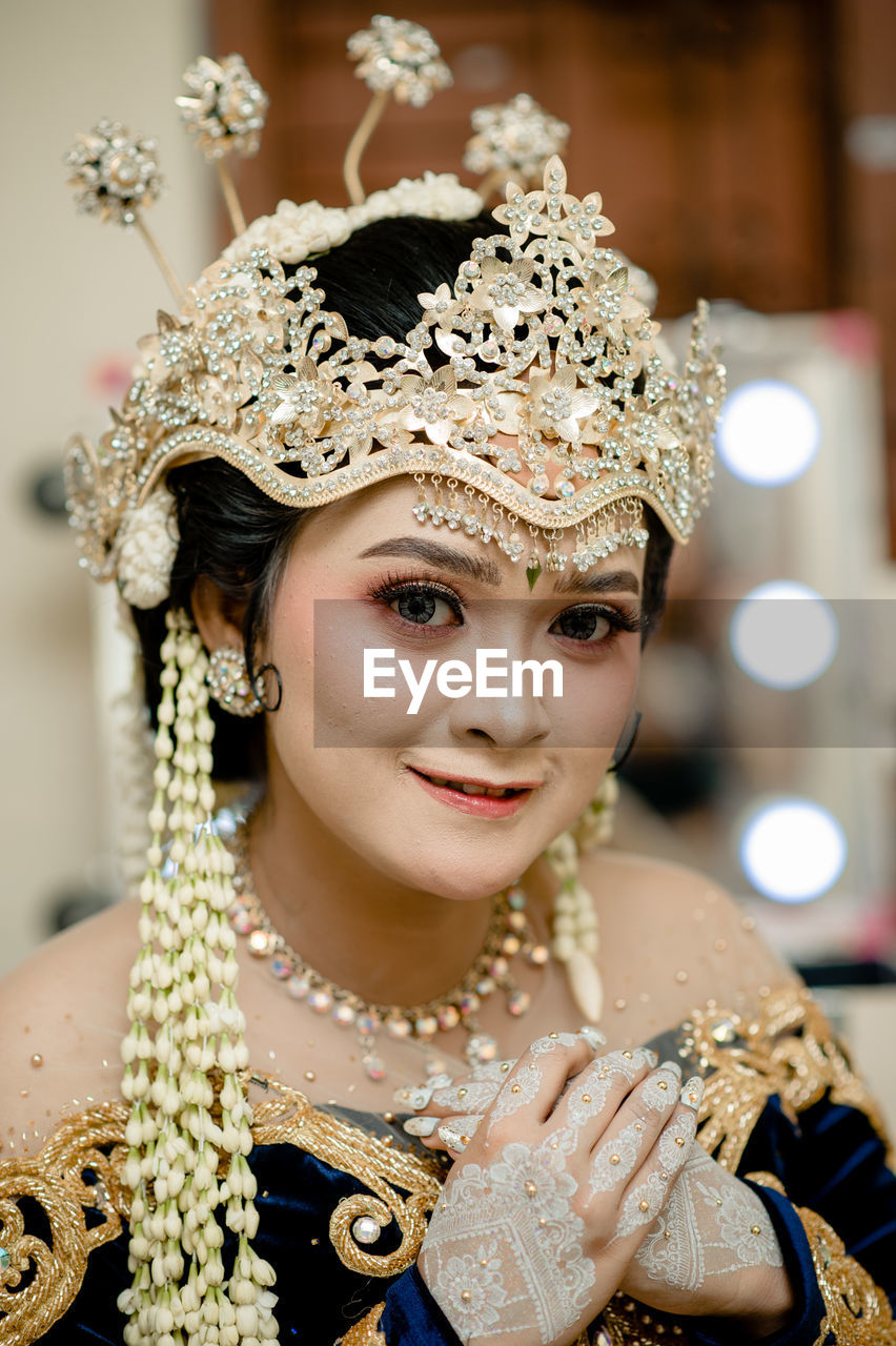 Javanese traditional clothes for weddings