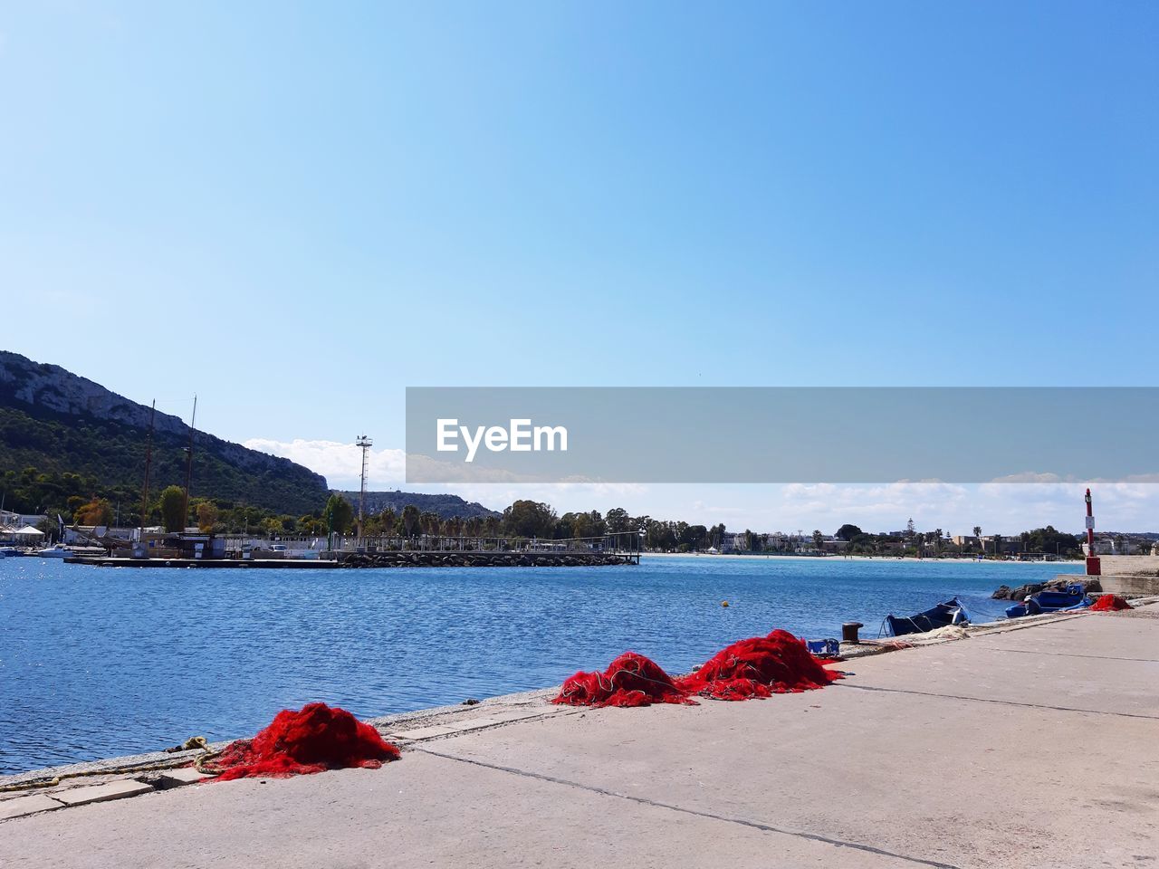 SCENIC VIEW OF RIVER AGAINST SKY