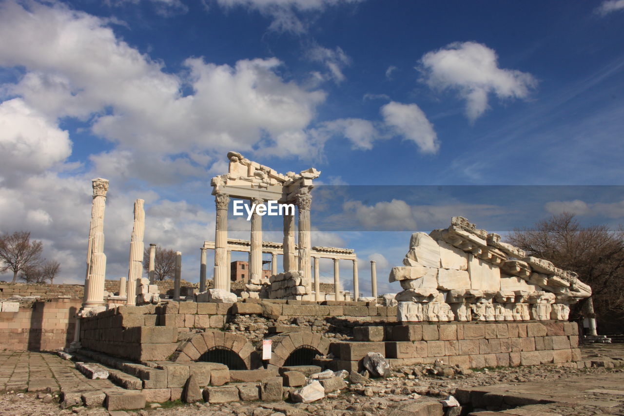 VIEW OF CASTLE AGAINST CLOUDY SKY