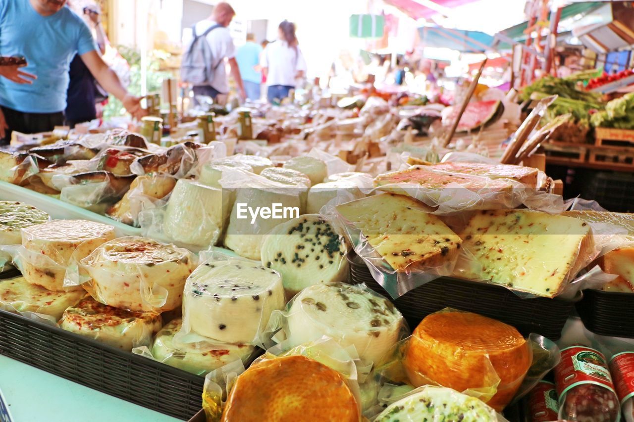 CLOSE-UP OF FOOD FOR SALE AT MARKET