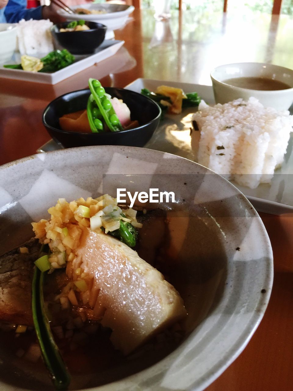 CLOSE-UP OF MEAT SERVED IN PLATE