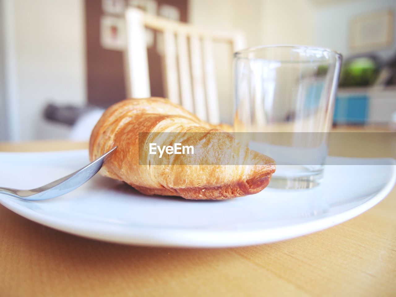 CLOSE-UP OF BREAKFAST ON PLATE