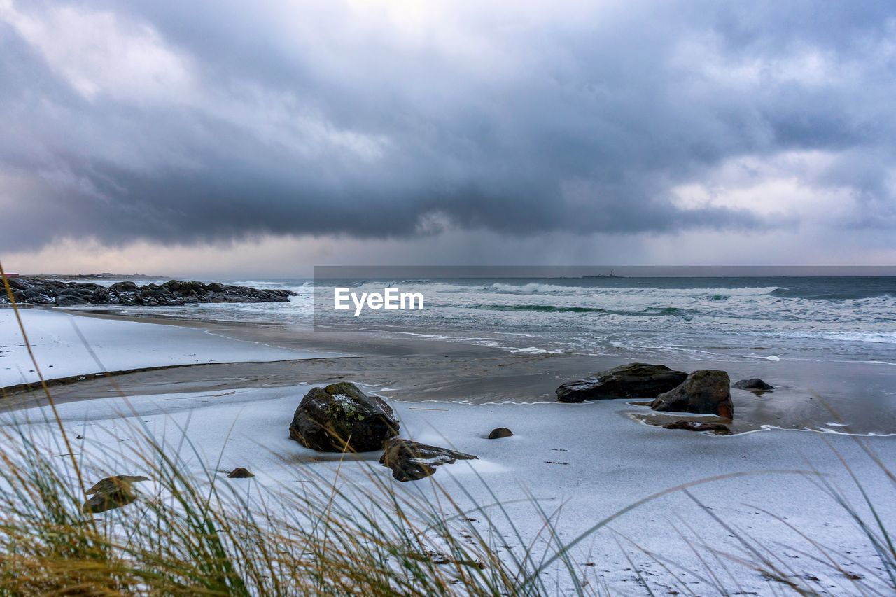 PANORAMIC SHOT OF SEA AGAINST SKY