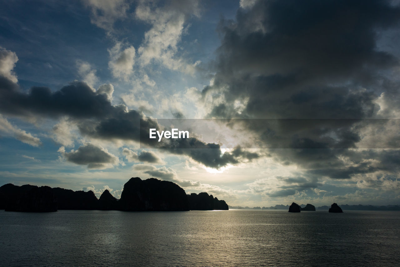 Scenic view of cloudy sky over sea