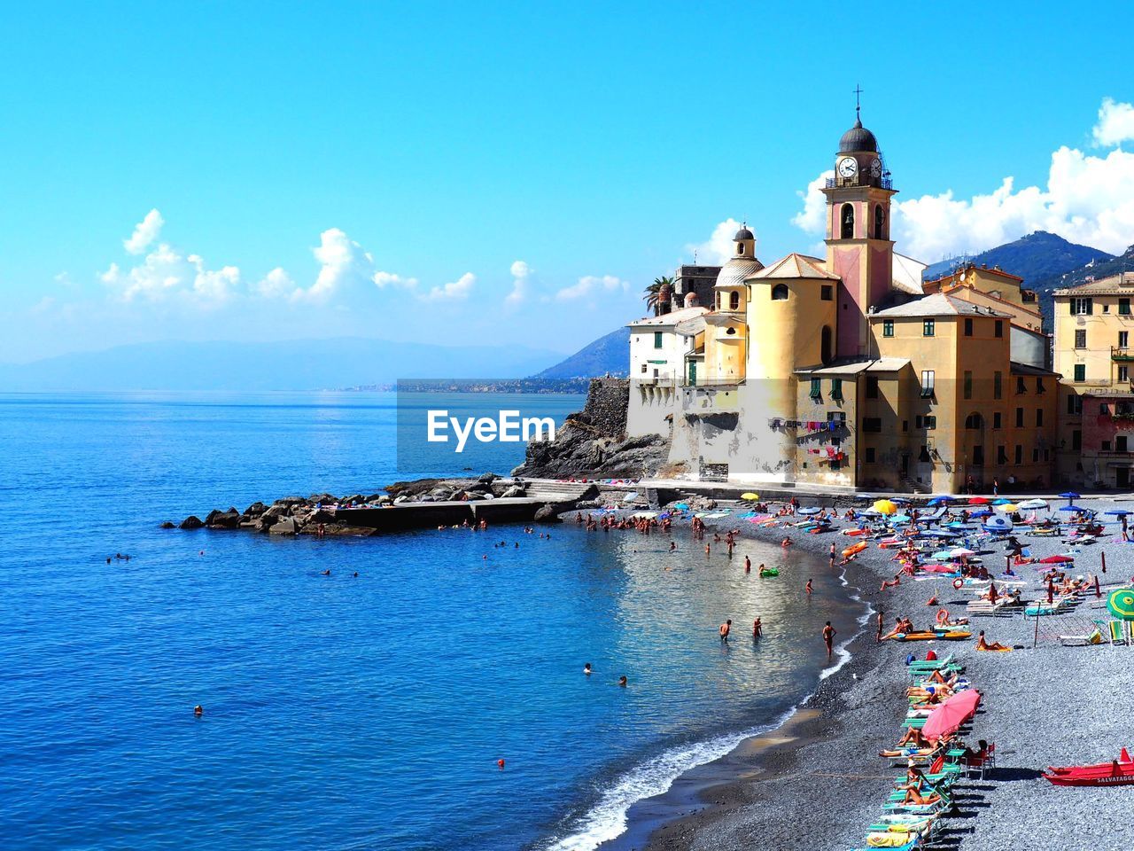 PANORAMIC VIEW OF SEA AGAINST BUILDING