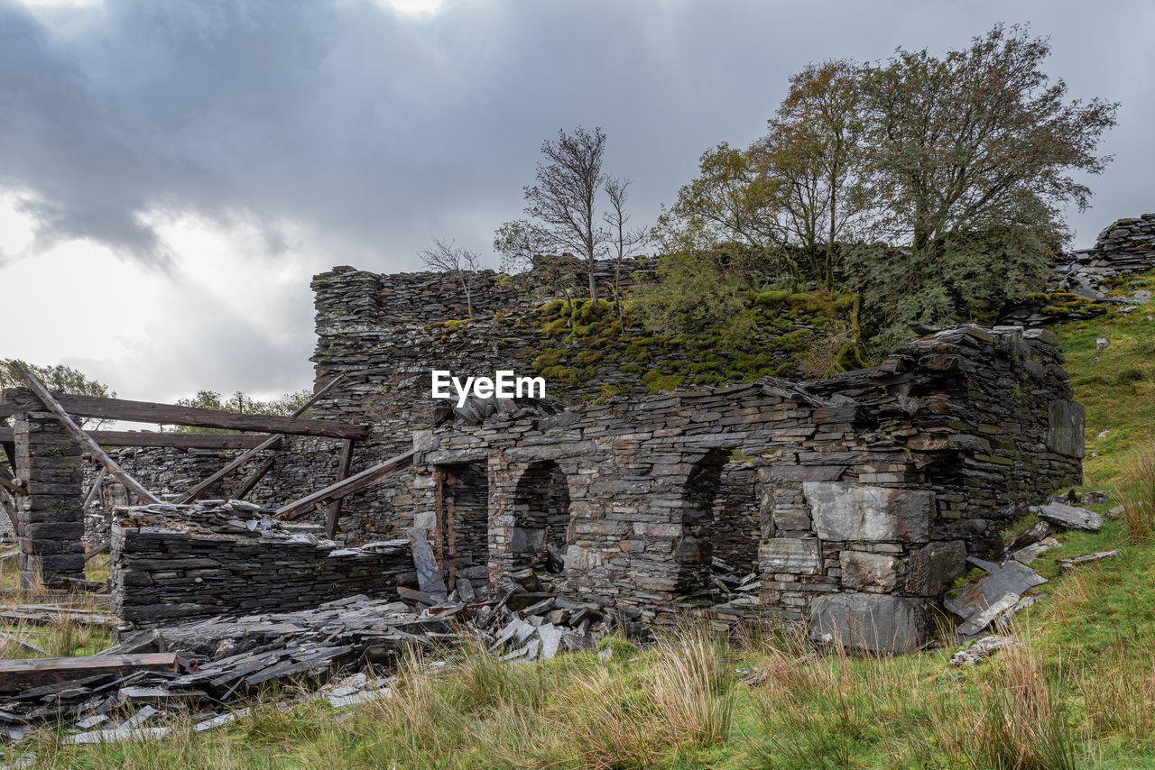 OLD RUIN OF BUILDING