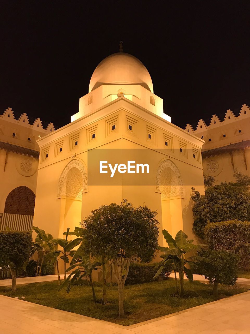 VIEW OF HISTORICAL BUILDING AGAINST SKY