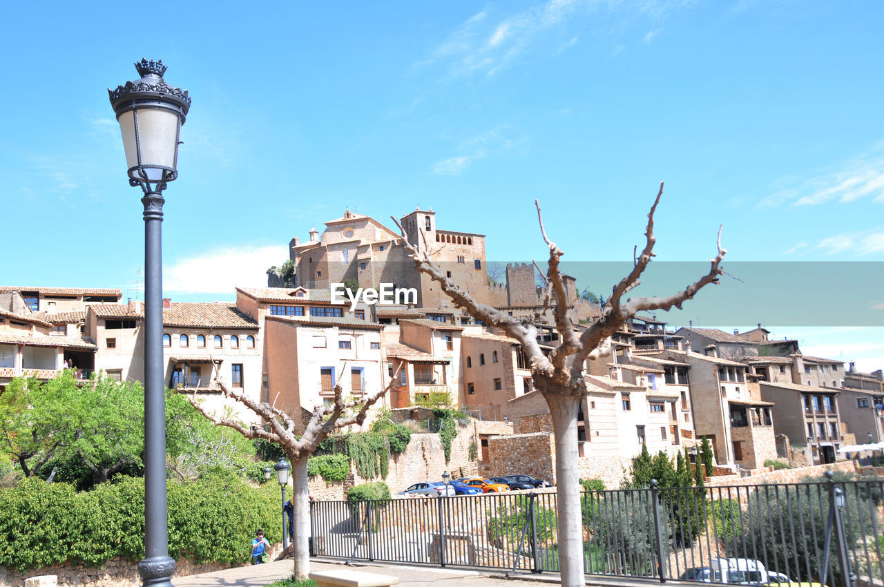 VIEW OF STREET LIGHT IN CITY