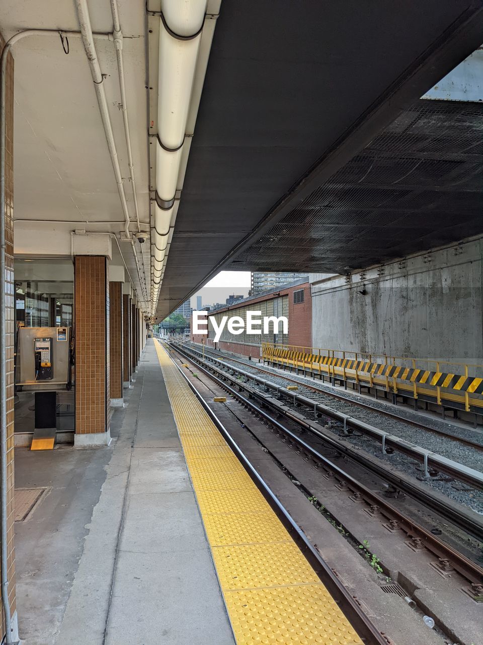 rail transportation, transportation, transport, architecture, railroad track, track, train station, public transport, public transportation, mode of transportation, railroad station platform, railroad station, built structure, no people, train, metro, travel, metro station, vehicle, indoors