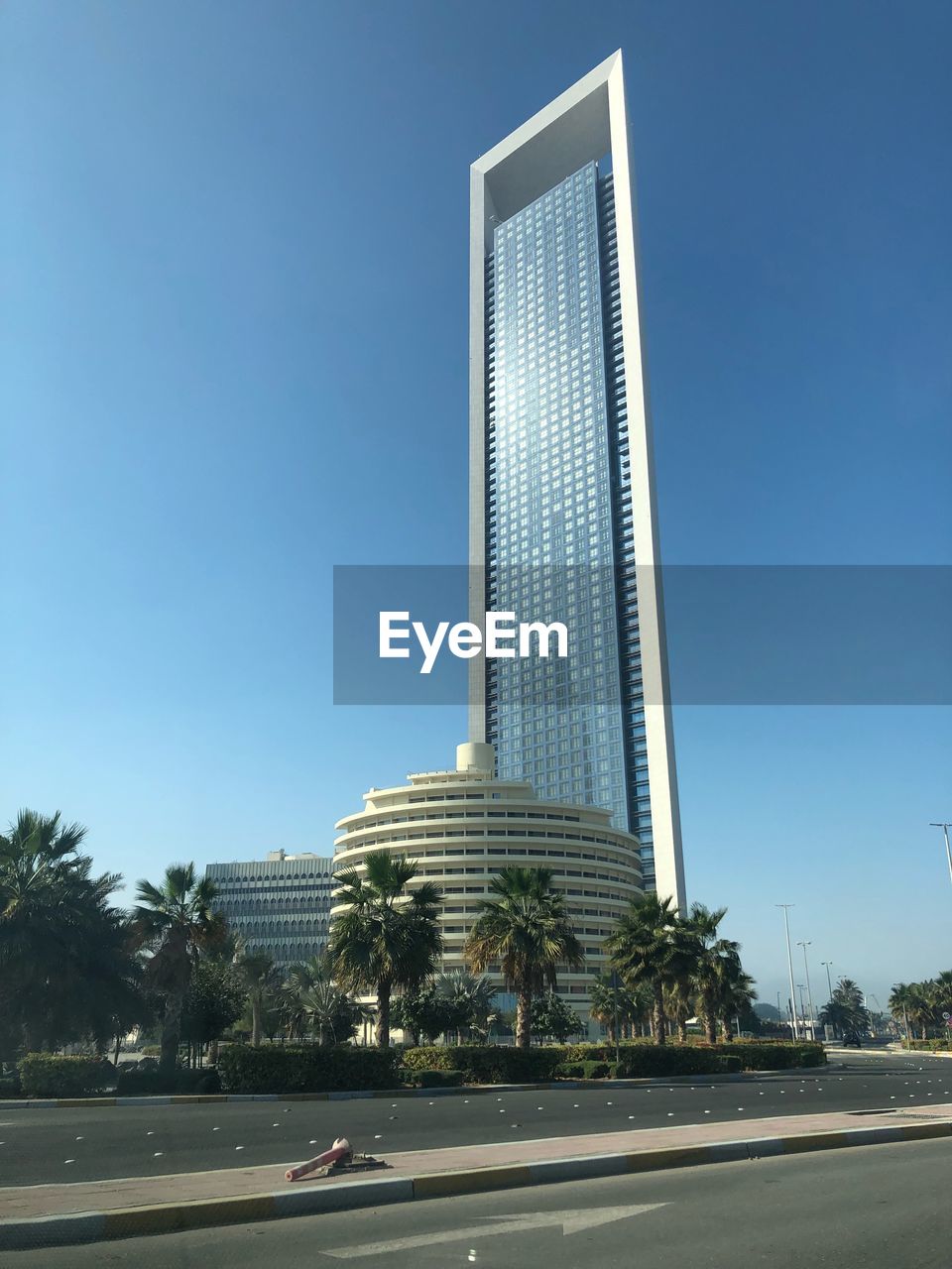 LOW ANGLE VIEW OF BUILDING AGAINST CLEAR SKY