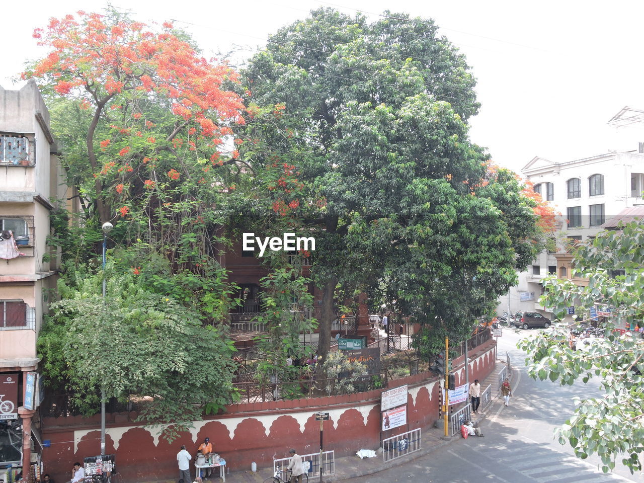 VIEW OF BUILDINGS IN CITY