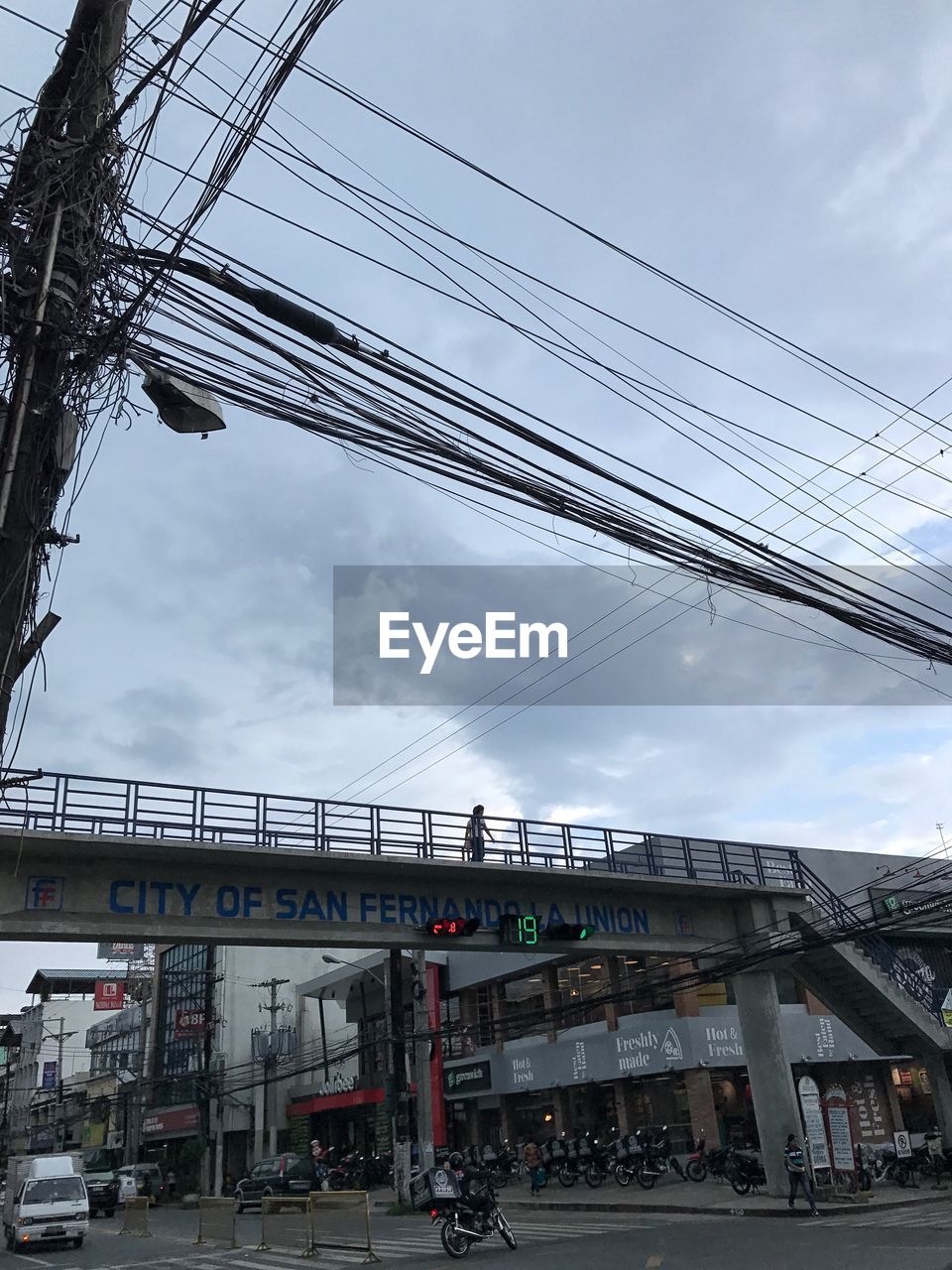 LOW ANGLE VIEW OF BRIDGE AGAINST SKY