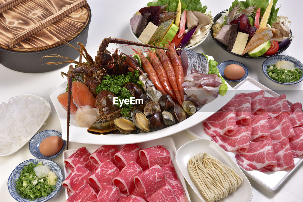 CLOSE-UP OF MEAL SERVED IN BOWL