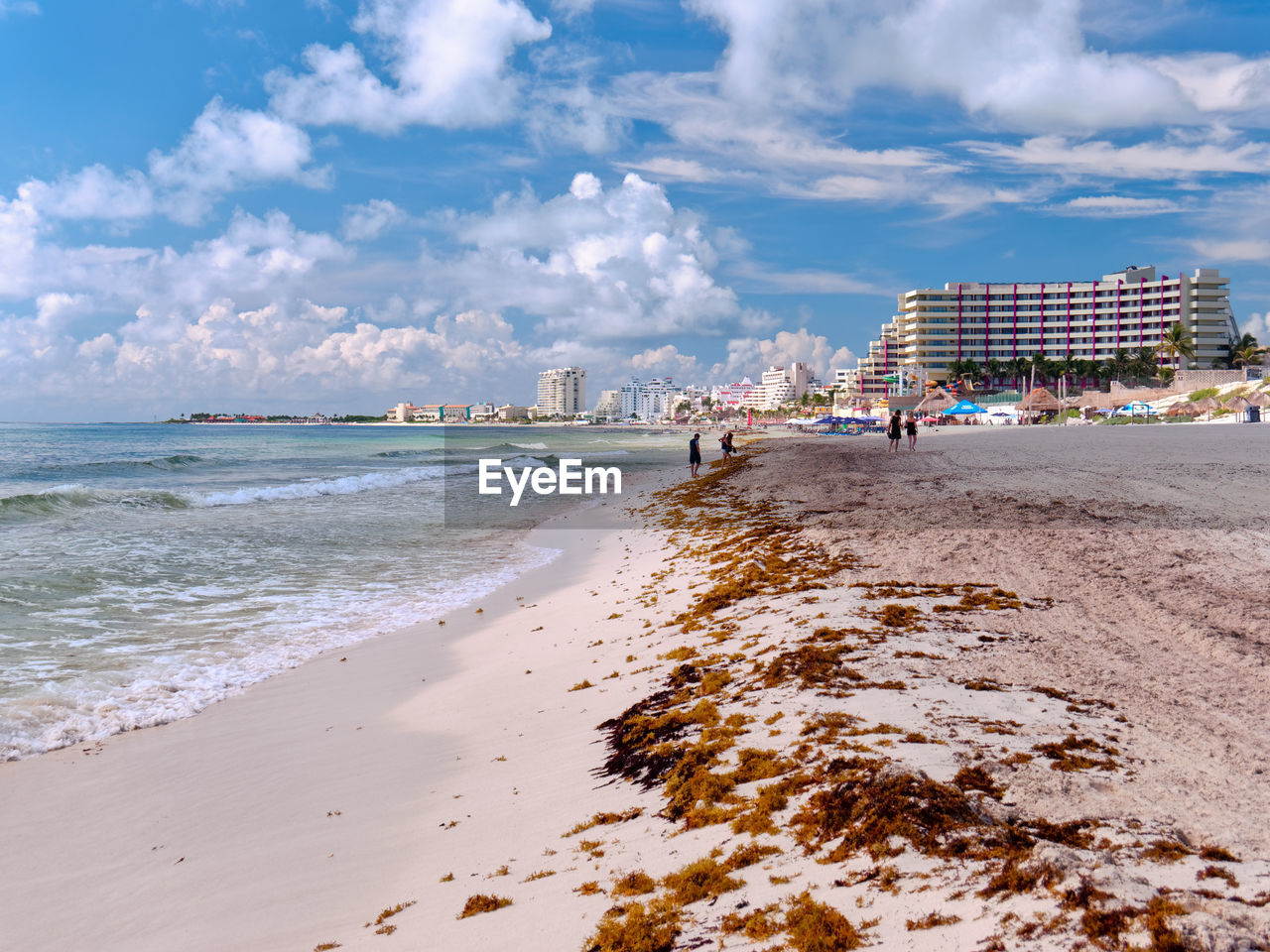 PANORAMIC VIEW OF SEA AGAINST SKY