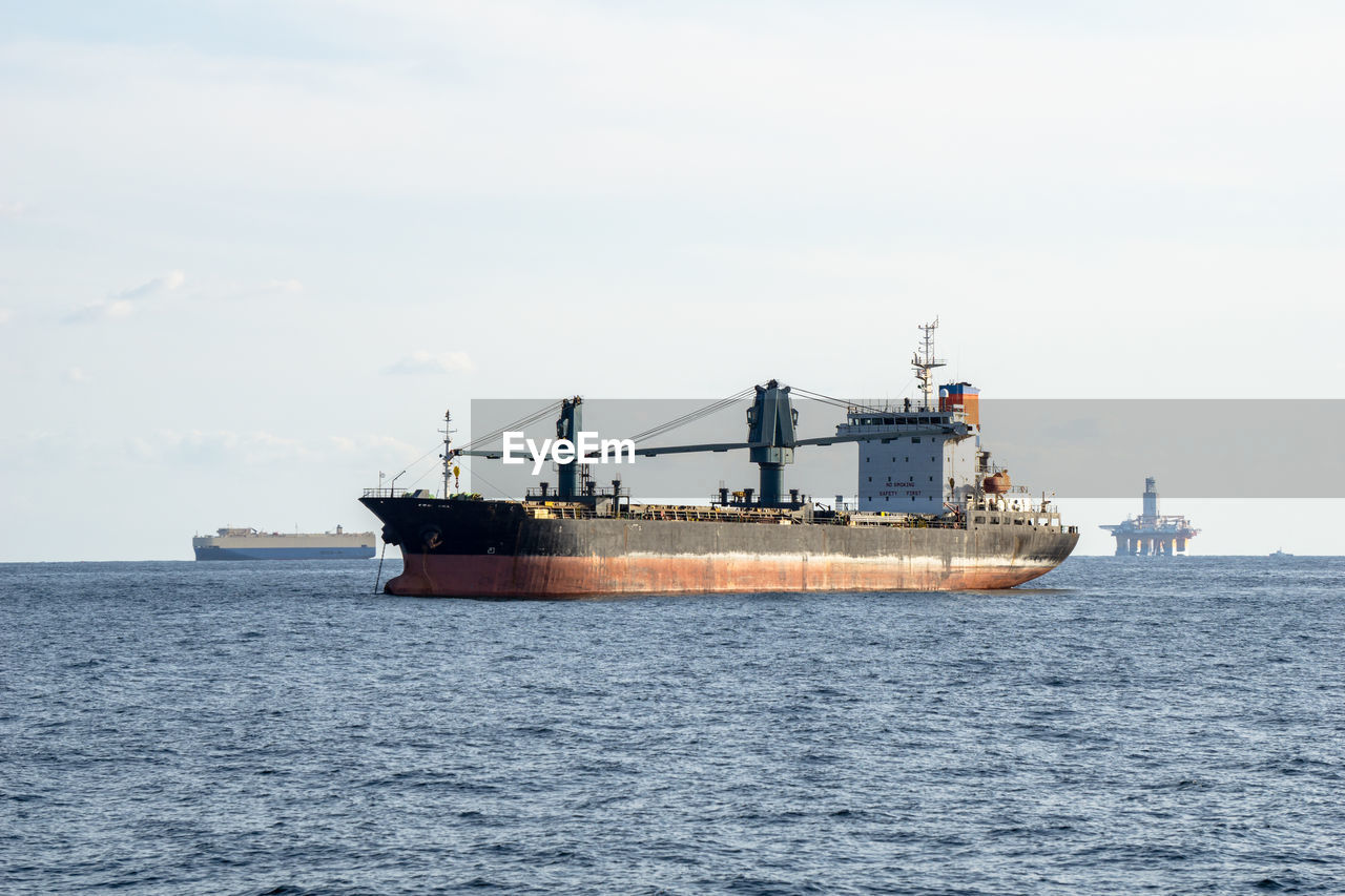 VIEW OF SHIP IN SEA