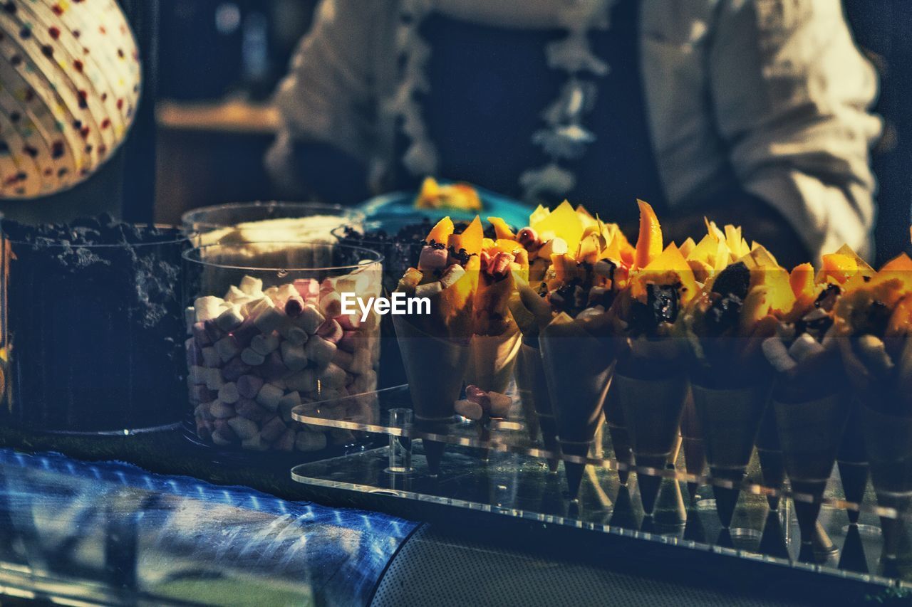 CLOSE-UP OF FOOD IN KITCHEN