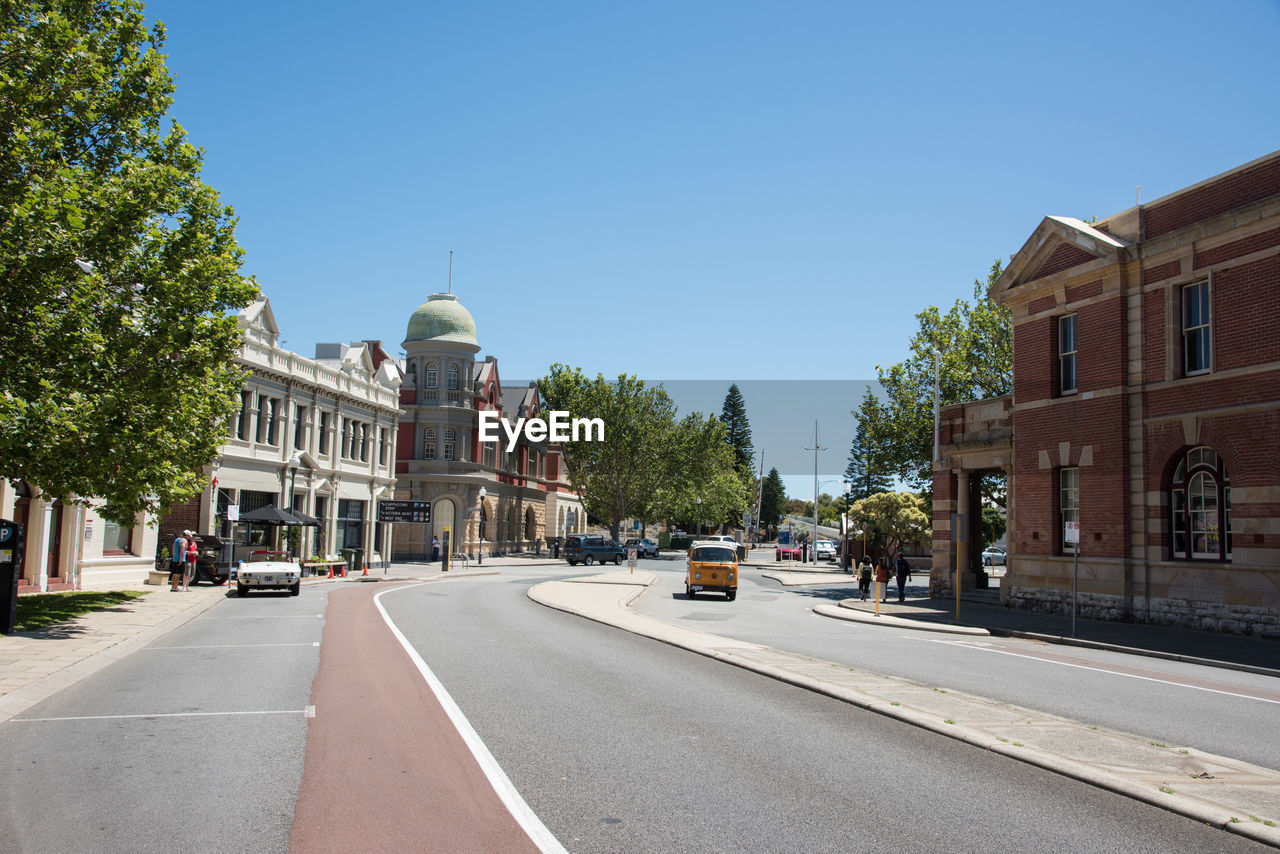 ROAD ALONG BUILDINGS