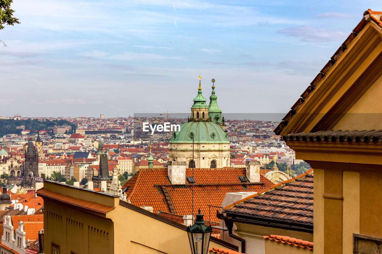 PANORAMIC VIEW OF CITY AGAINST SKY