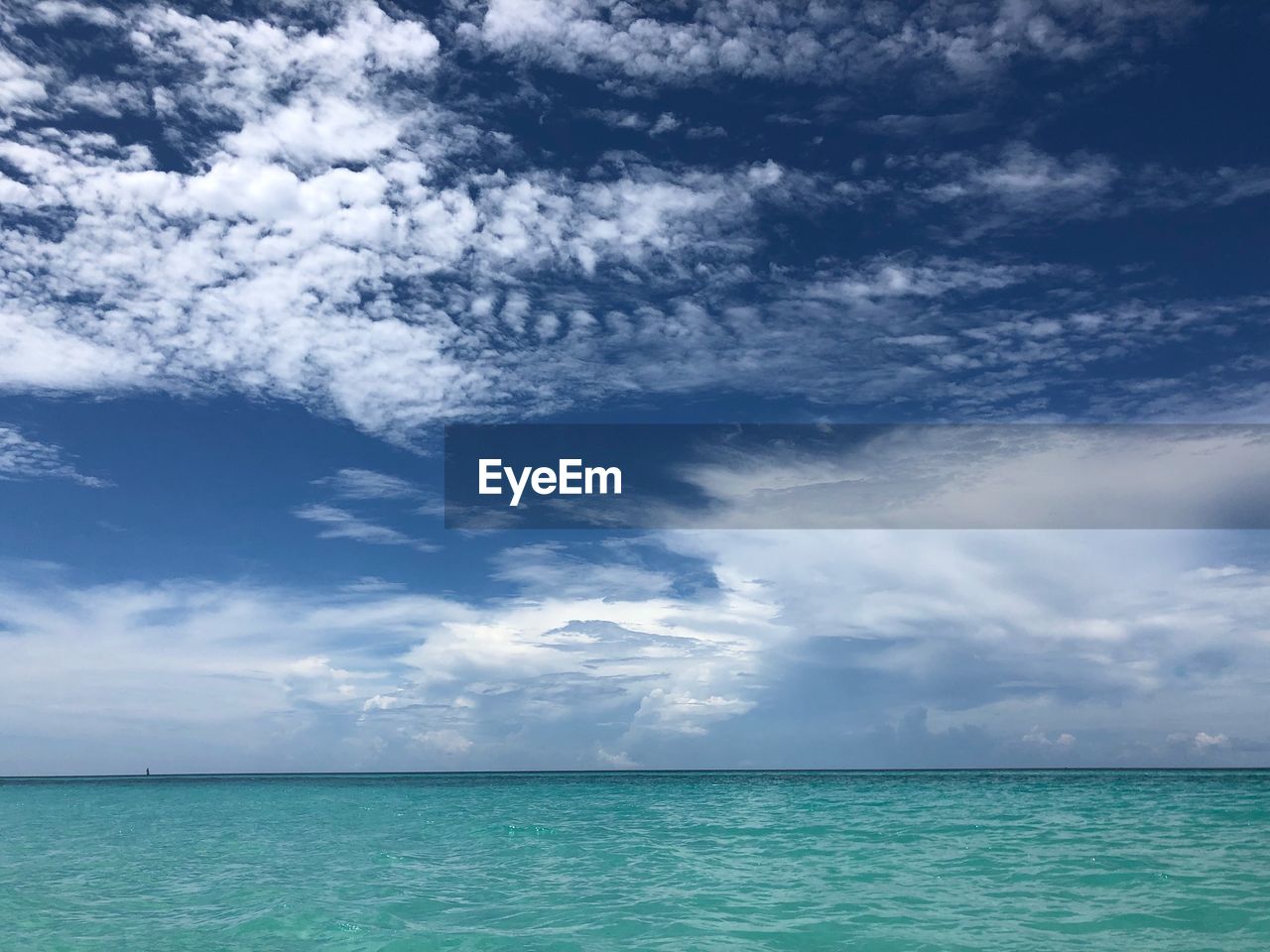 IDYLLIC VIEW OF SEA AGAINST SKY