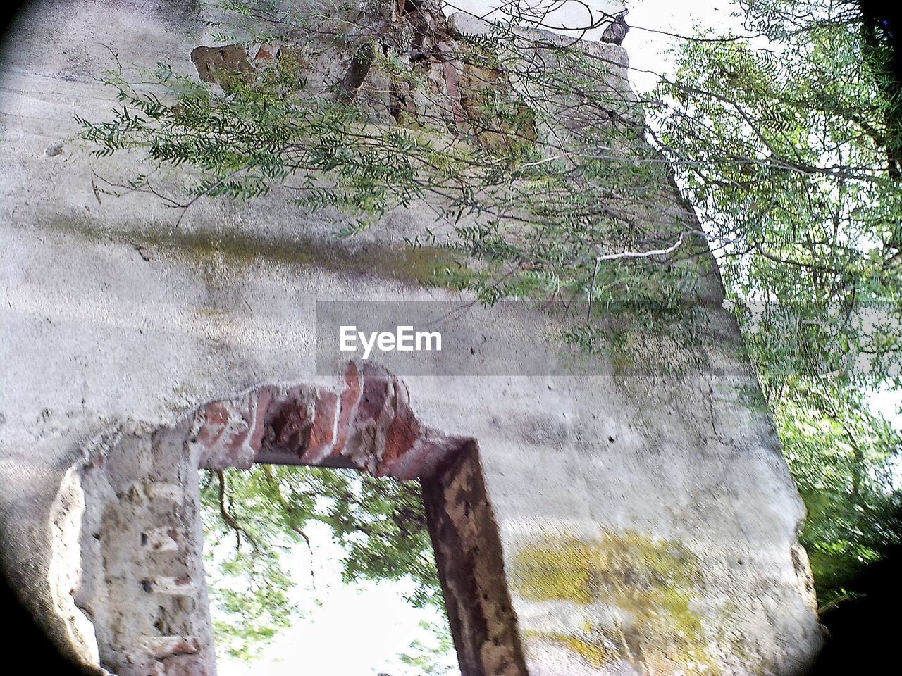 LOW ANGLE VIEW OF OLD BUILT STRUCTURE