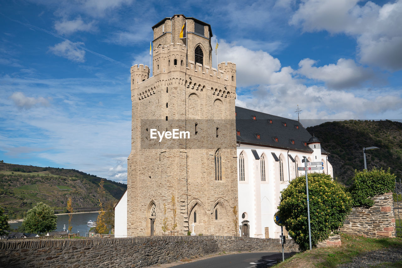 Parish church saint martin of oberwesel against blue sky, rhine valley, germany