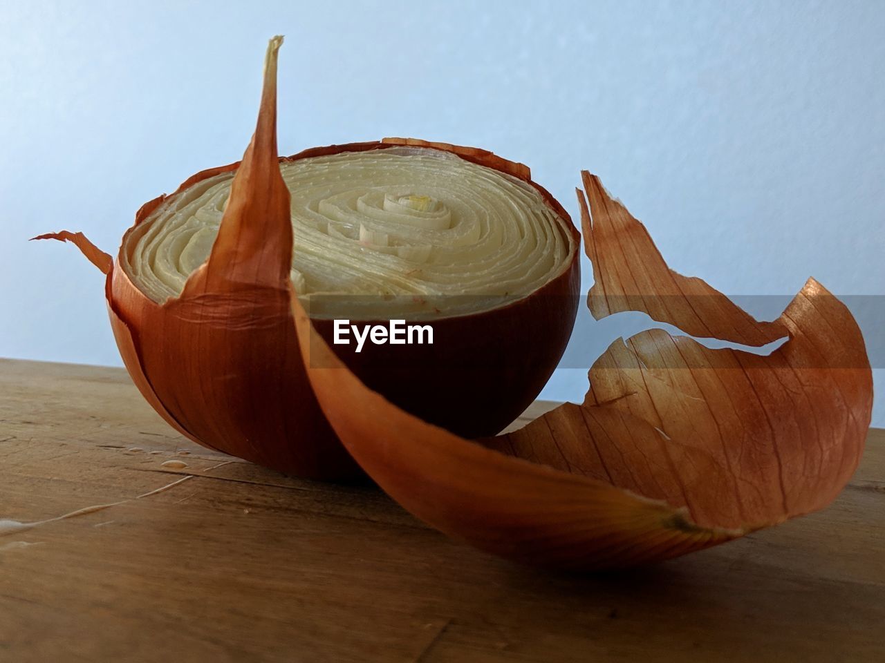 CLOSE-UP OF BREAD ON TABLE