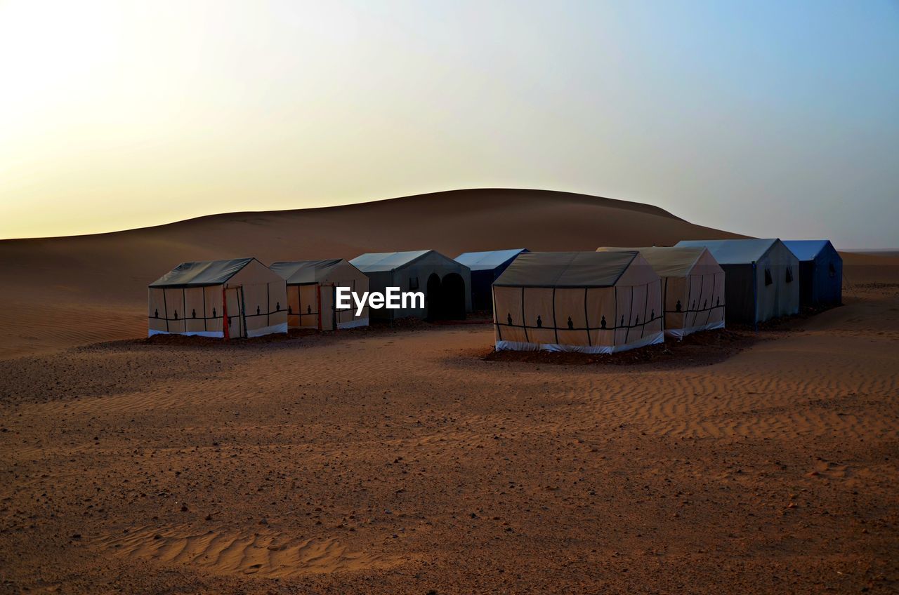 Camp in the desert