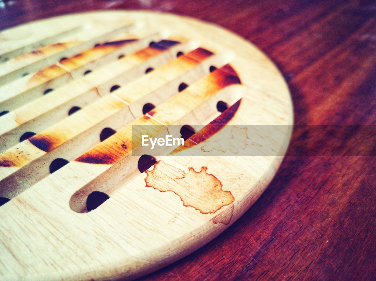 HIGH ANGLE VIEW OF FRESH BREAD ON TABLE AGAINST WOOD