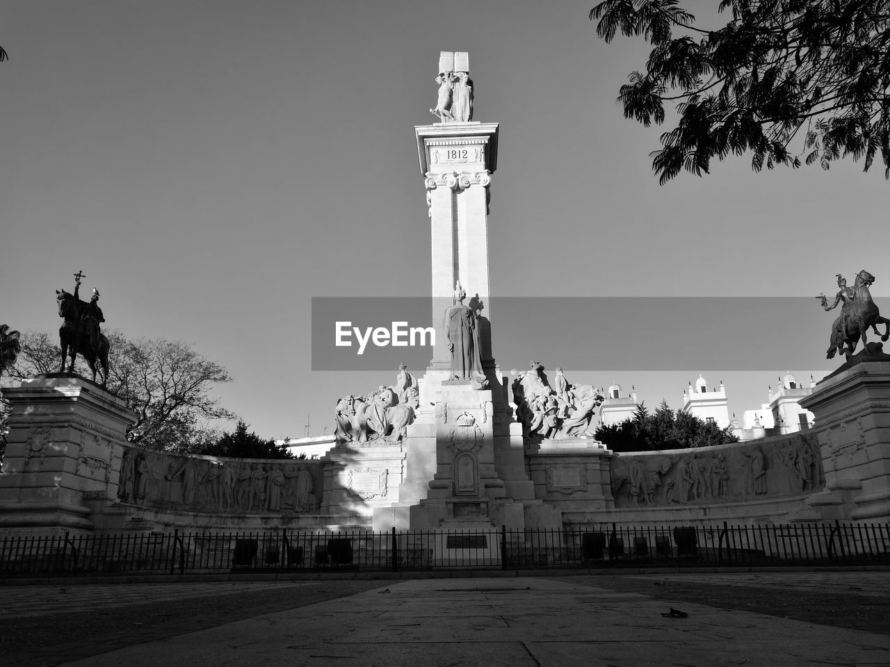 LOW ANGLE VIEW OF HISTORICAL BUILDING