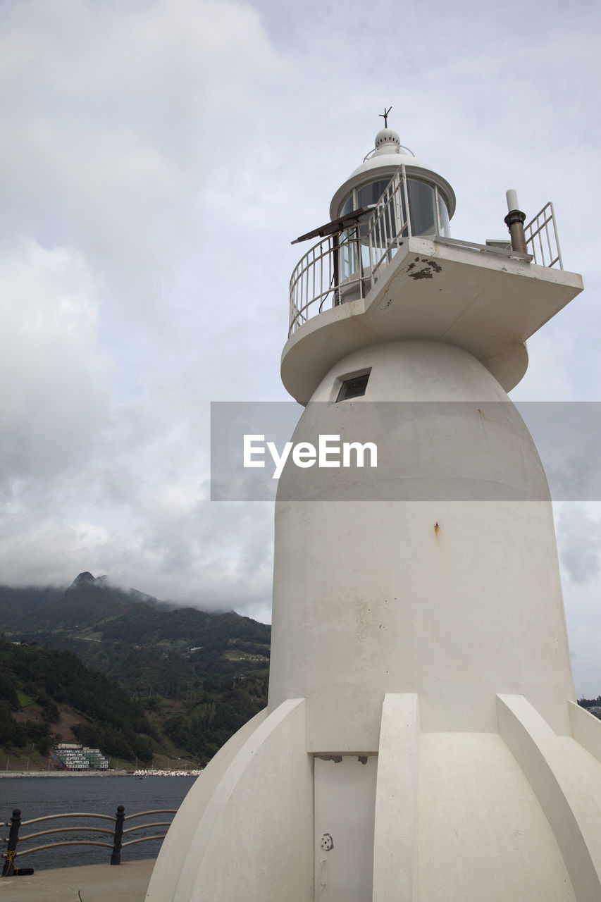 LOW ANGLE VIEW OF LIGHTHOUSE AGAINST SKY